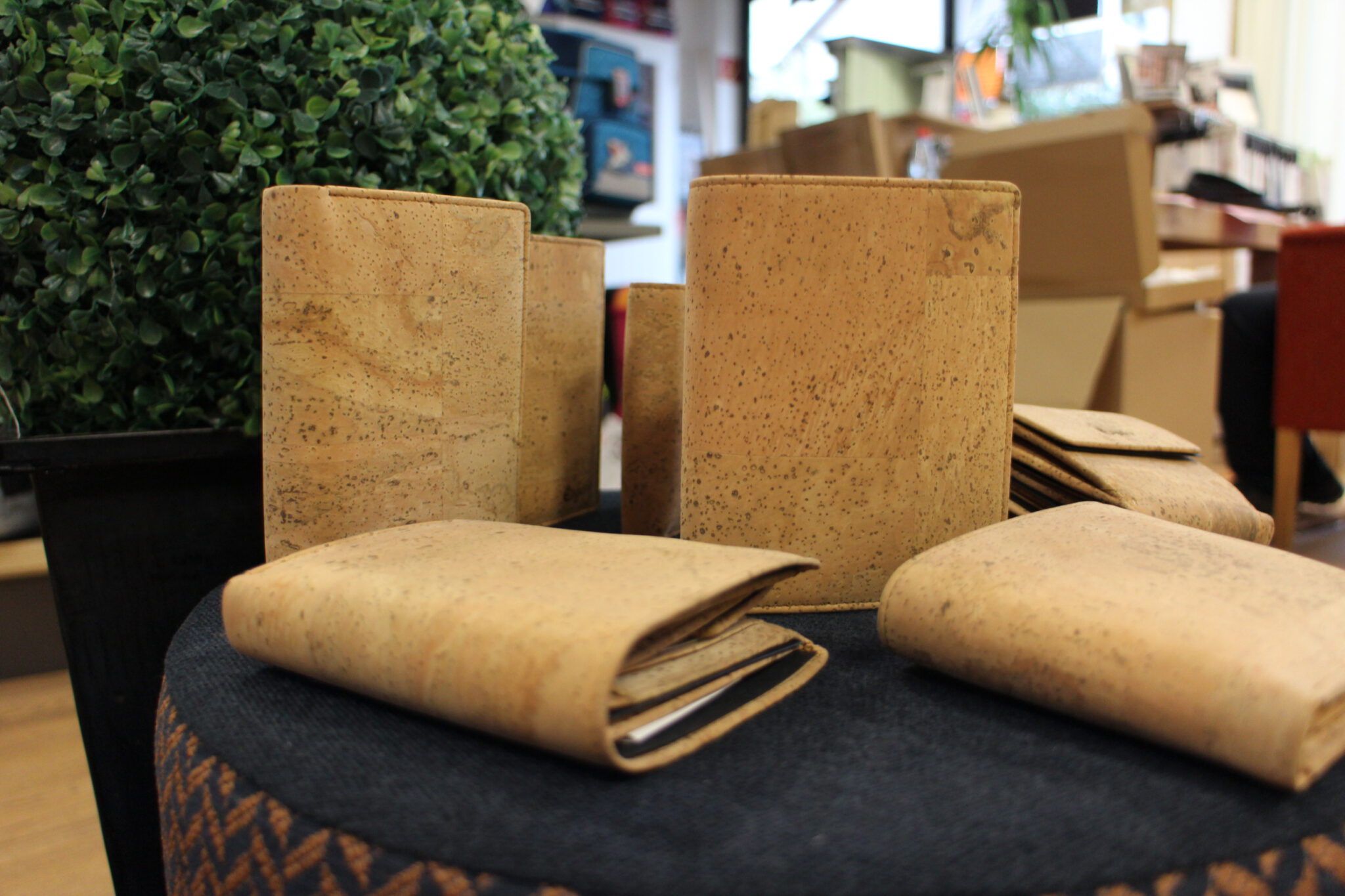 Lederwaren - Raumausstattung Braun